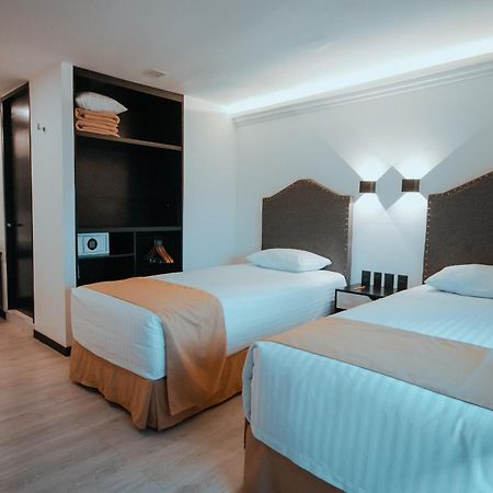 פואבלה Hotel Tamara מראה חיצוני תמונה
