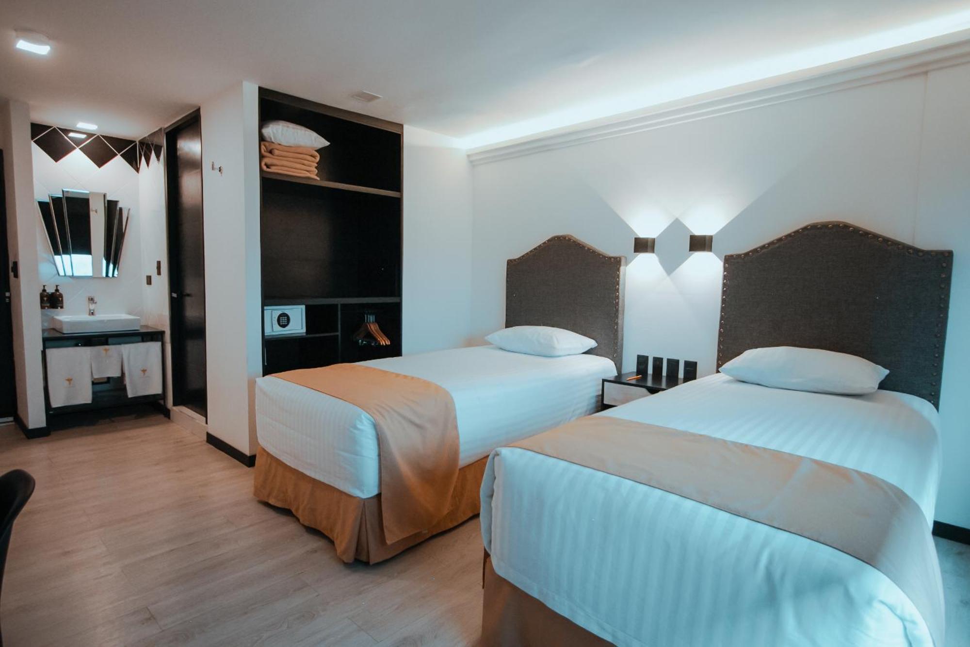 פואבלה Hotel Tamara מראה חיצוני תמונה
